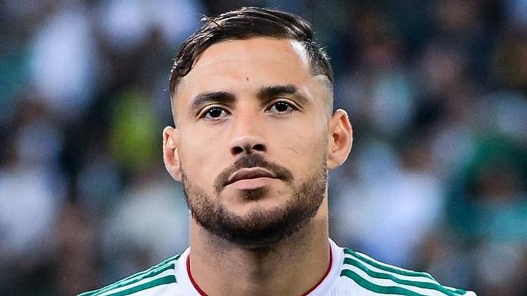 يوسف بلايلي مباراة من الدوري الجزائري