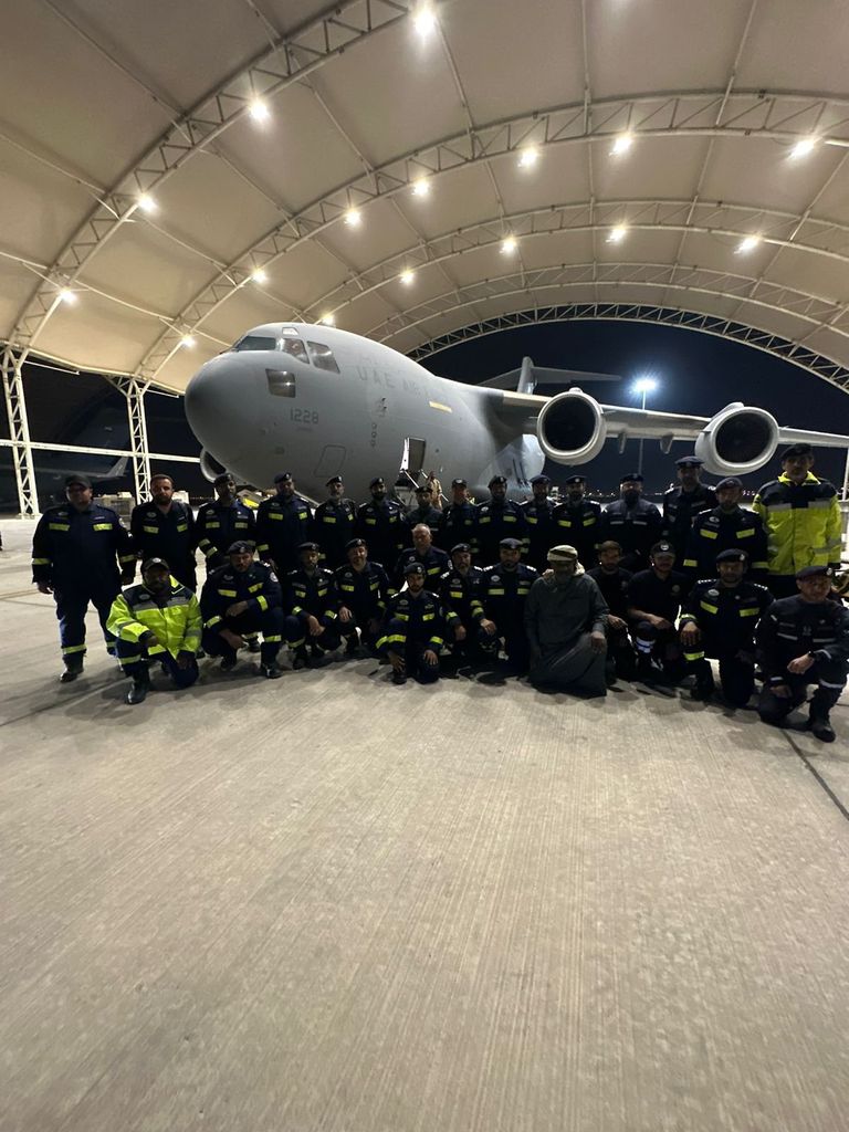 عودة فريق البحث والإنقاذ الإماراتي بعد انتهاء مهمته في سوريا