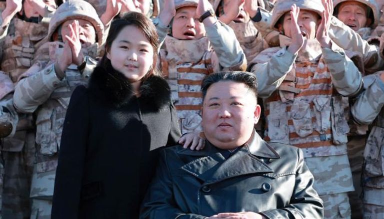 زعيم كوريا الشمالية كيم جونغ أون وابنته