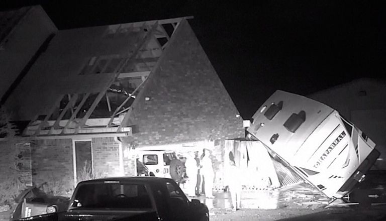 الأعاصير خلفت دمارا واسعا