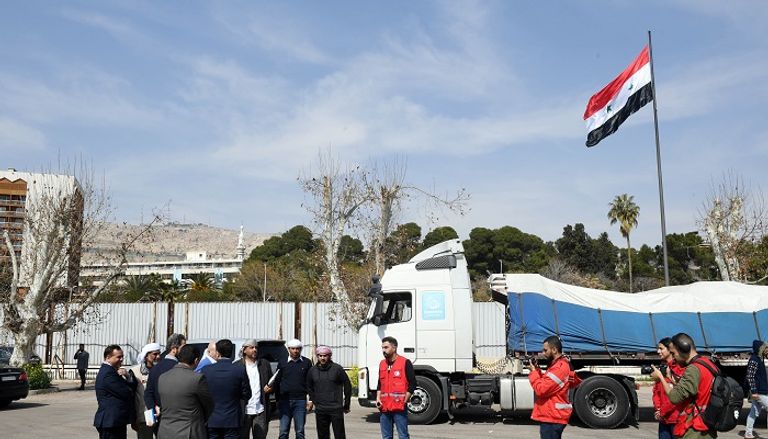 الوفد الإماراتي مع وزير الصحة السوري