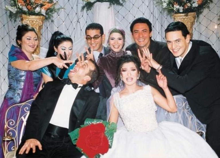 انتقادات للفنانة منى زكي بسبب ظهورها بالحجاب