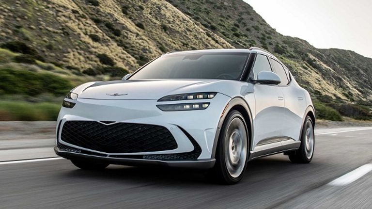 سيارة جينيسيس GV60 2023 أفضل سيارة كهربائية للعائلات