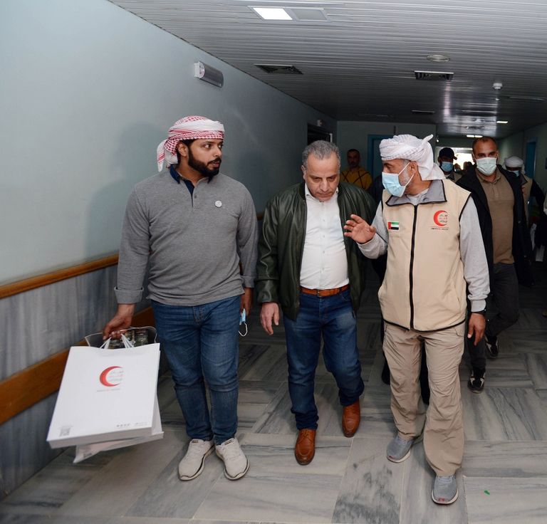 جانب من شحنة المساعدات لمستشفى اللاذقية