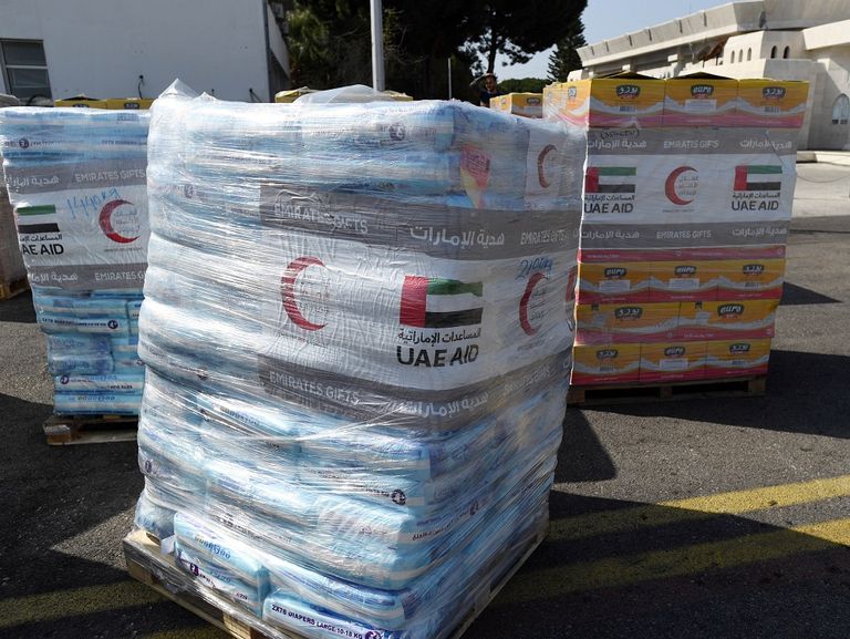 جانب من شحنة المساعدات لمستشفى اللاذقية
