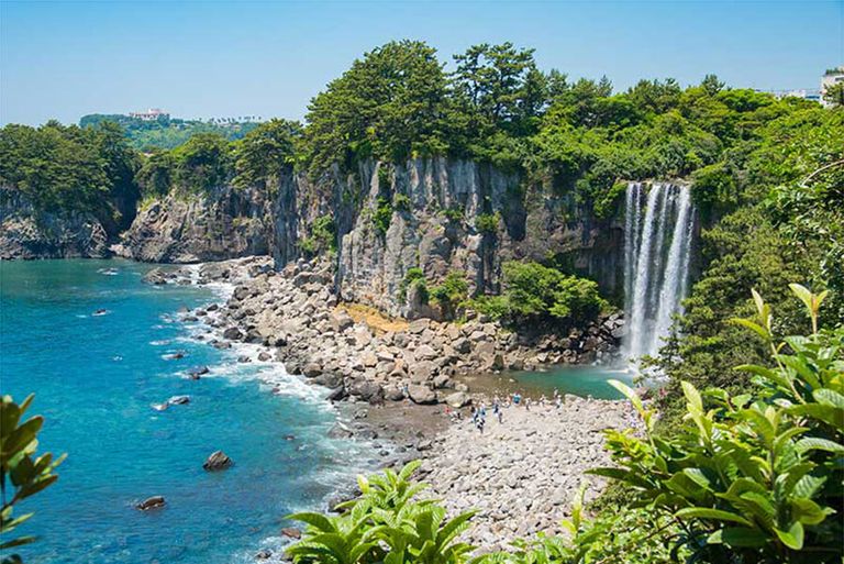  السياحة في جزيرة جيجو.. 5 روائع طبيعية ساحرة وتكلفة زيارتها 143-114204-places-tourism-jeju-island-5