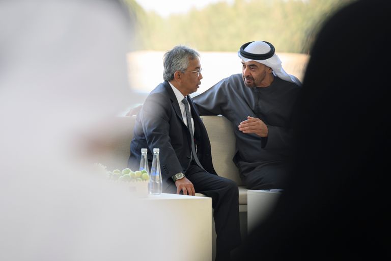 الشيخ محمد بن زايد آل نهيان يستقبل ملك ماليزيا 