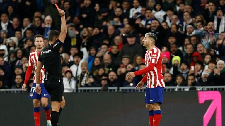 طرد كوريا ضد ريال مدريد كارلو أنشيلوتي مع كريم بنزيما