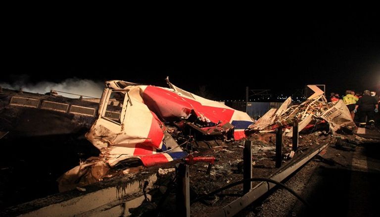 «كانت النيران يمينا ويسارا».. ارتفاع عدد وفيات تصادم قطاري اليونان لـ 36 1