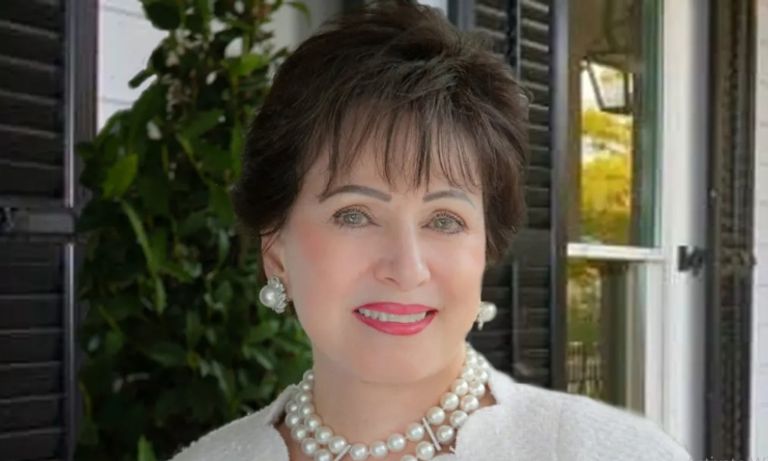 جايل بنسون دينيس يورك