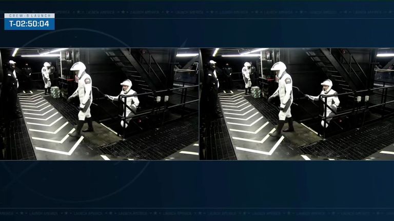 رائد الفضاء الإماراتي سلطان النيادي من موقع إطلاق مهمة