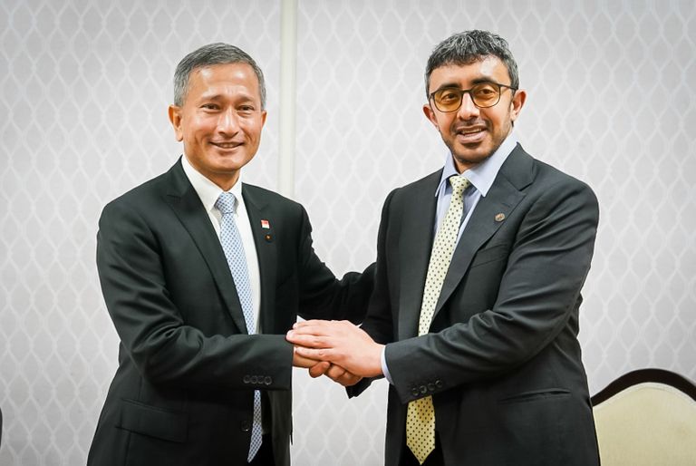 الشيخ عبدالله بن زايد آل نهيان يلتقي وزير خارجية تركيا