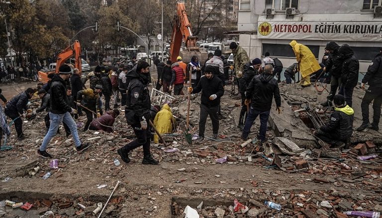 الزلزال شتت شمل مئات الأسر في تركيا- أرشيفية