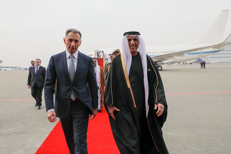 الشيخ سعود بن صقر القاسمي لدى وصوله إلى أذربيجان قمة