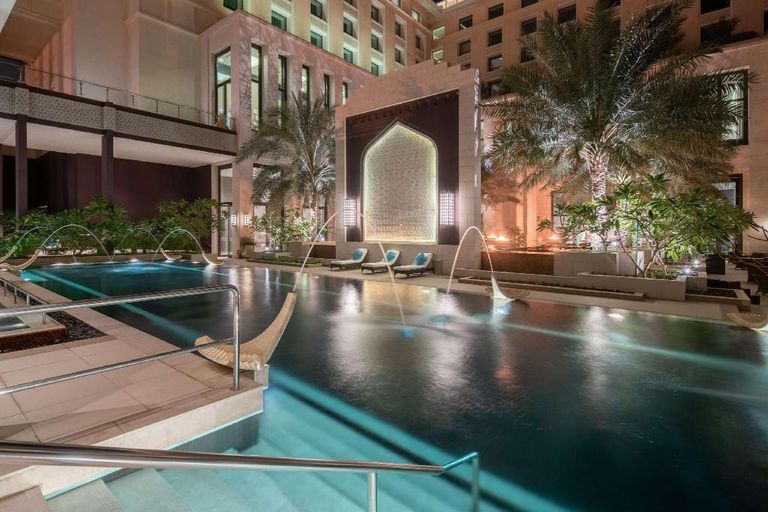 فندق هرمز جراند مسقط، راديسون كوليكشن أحد أفضل الفنادق في سلطنة عمان السياحة في سلطنة عمان.. 4 مقاصد رائعة