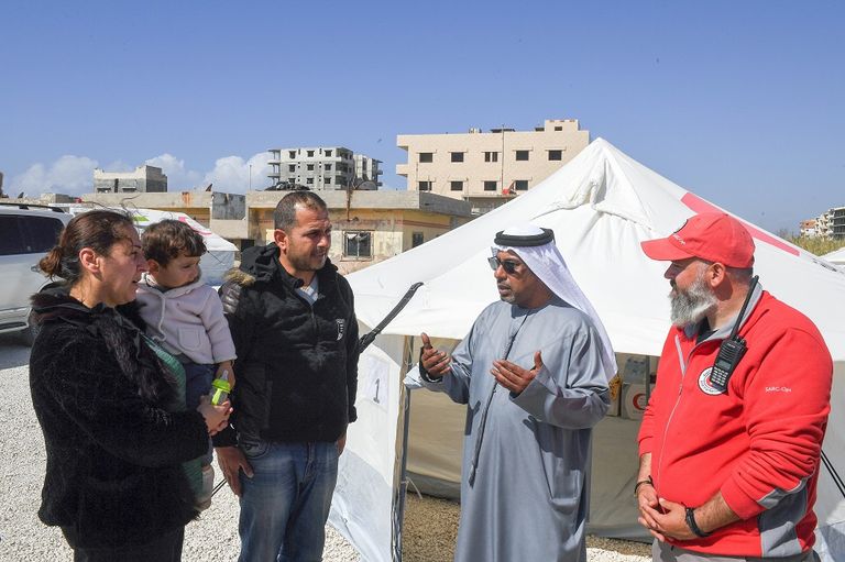 المخيم يتسع لـ300 شخص