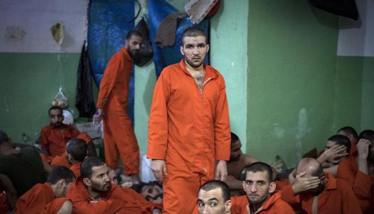 عناصر لداعش في أحد السجون السورية - أرشيفية
