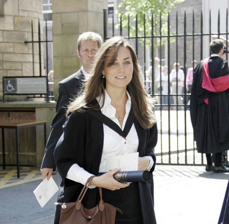 أعضاء في العائلة المالكة عملوا في وظائف متدنية