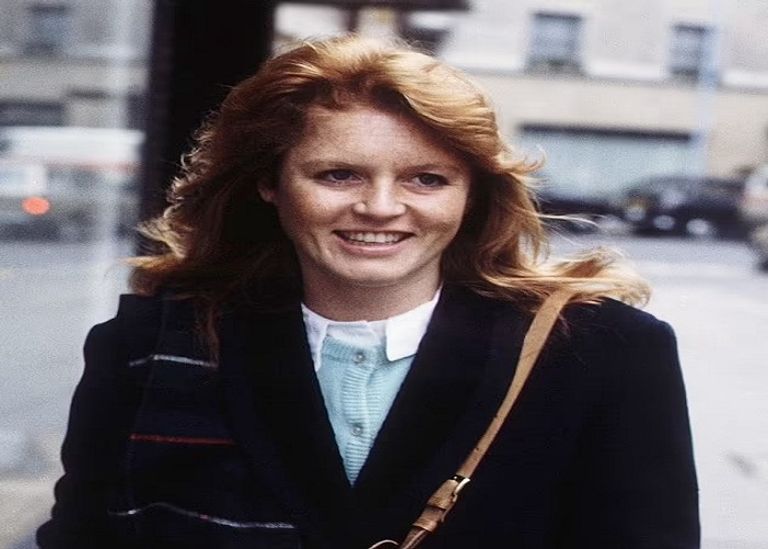 أعضاء في العائلة المالكة عملوا في وظائف متدنية