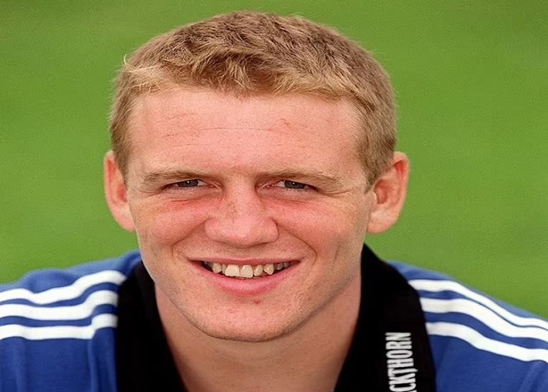 أعضاء في العائلة المالكة عملوا في وظائف متدنية