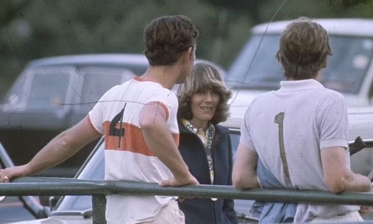 أعضاء في العائلة المالكة عملوا في وظائف متدنية