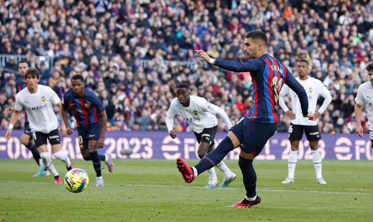 من مباراة برشلونة وفالنسيا