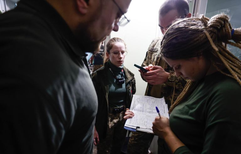 المسعفة بالجيش الأوكراني يانا ريخليتسكا قبل رحيلها