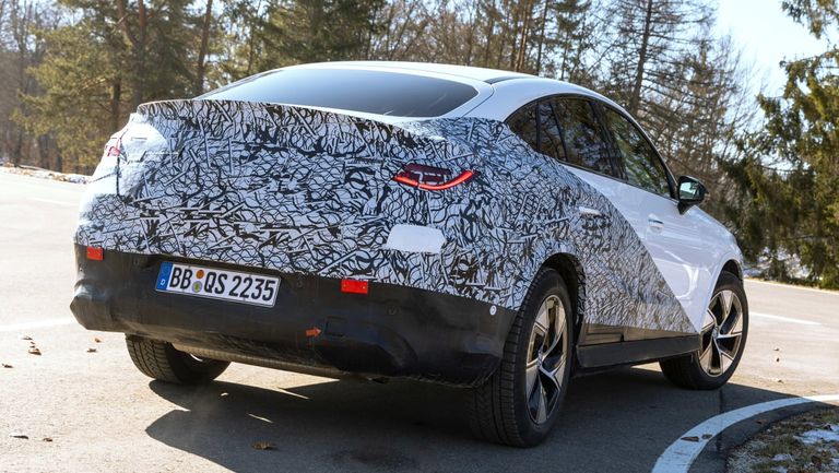 سيارة مرسيدس GLC كوبيه الجديدة