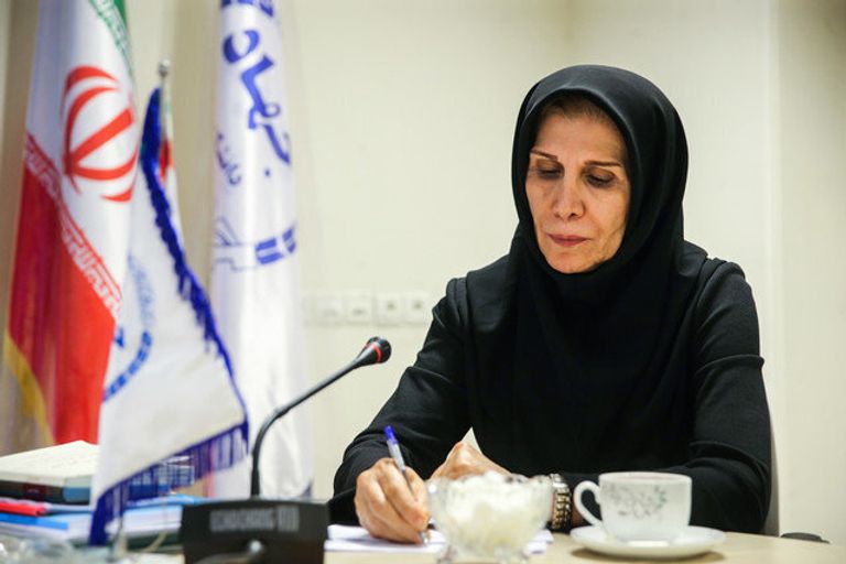 الظروف الاقتصادية الصعبة دفعت قطاعا كبيرا من الشباب للعزوف عن الزواج في إيران