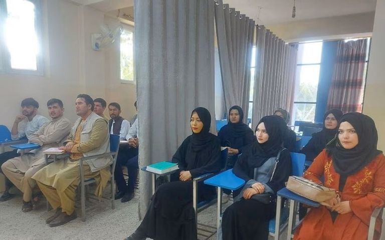 الدراسة اقتصرت على الشبان فقط