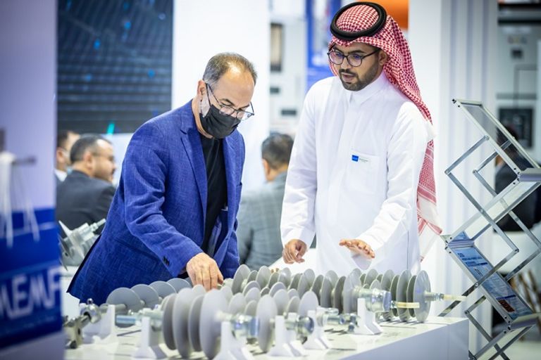 معرض الشرق الأوسط للطاقة في دبي - أرشيفية