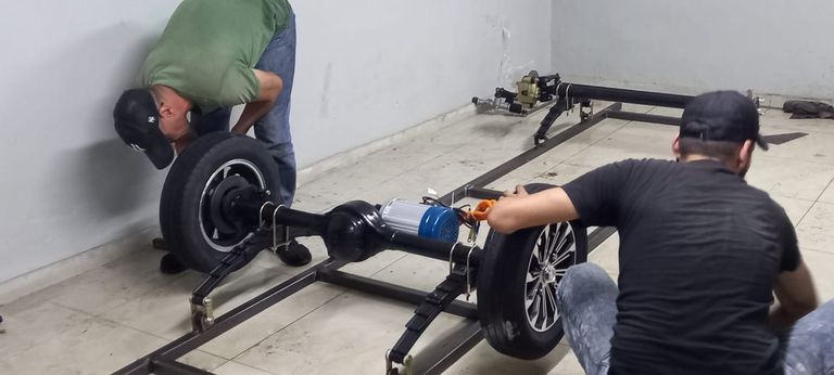 المهندس اللبناني هشام الحسامي مبتكر السيارة