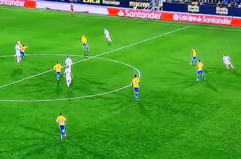 مشهد هدف إلتشي تقنية الفيديو