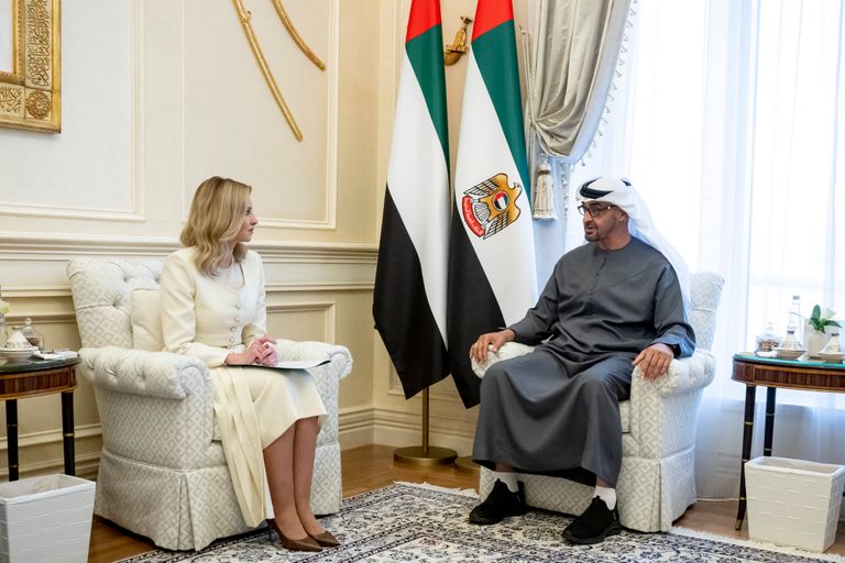 جانب من لقاء الشيخ محمد بن زايد آل نهيان وأولينا زيلينسكا