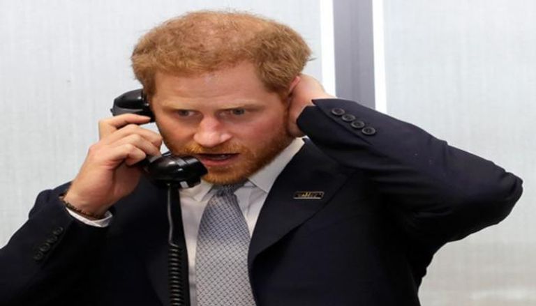 الأمير هاري خلال مكالمة هاتفية - أرشيفية