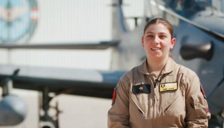 جنى صادر أول قائدة للطائرات المقاتلة في لبنان