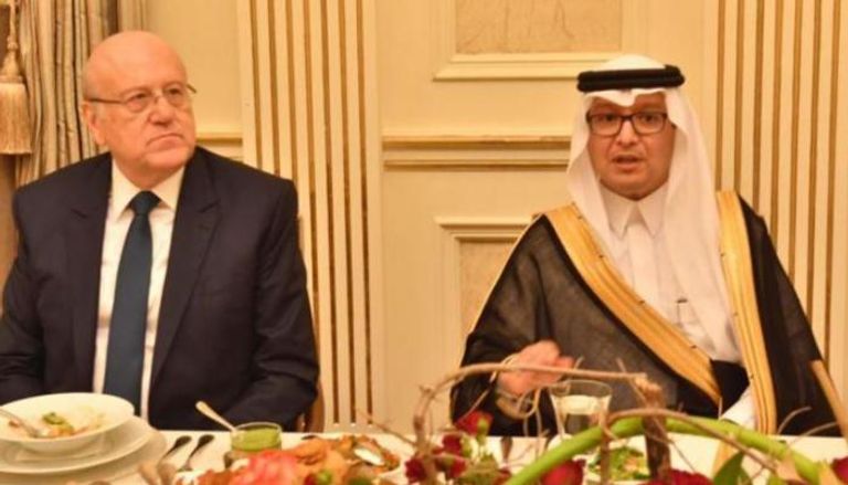 السفير السعودي في لقاء سابق مع رئيس الوزراء اللبناني