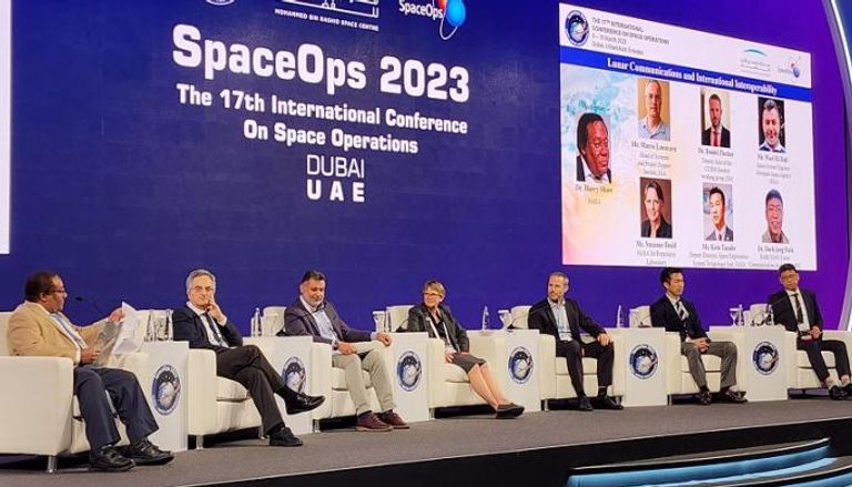 جلسة ضمن فعاليات اليوم الرابع من المؤتمر الدولي لعمليات الفضاء في دبي