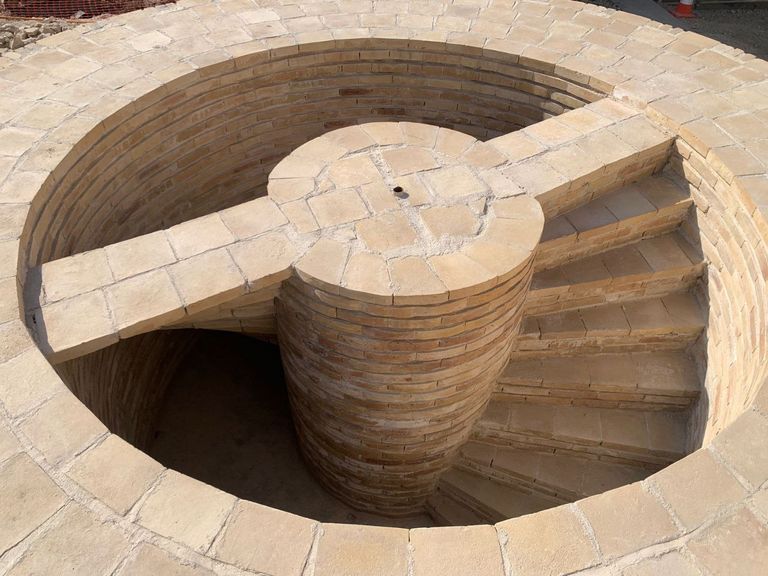 جانب من مشروع بناء جامع النوري الكبير في الموصل العراقية