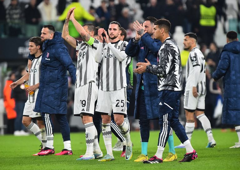 يوفنتوس وفرايبورج من مباراة مانشستر يونايتد وبيتيس في الدوري الأوروبي