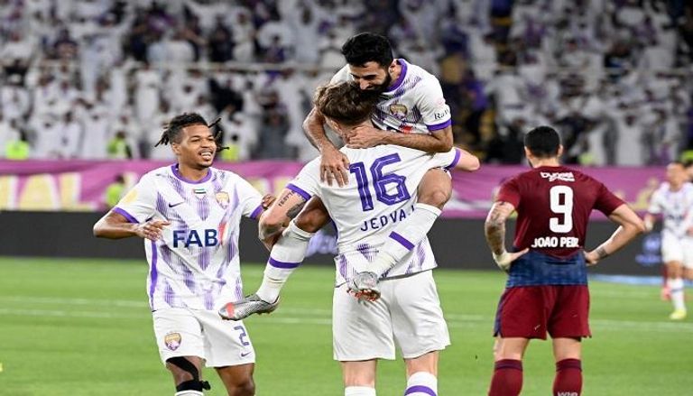 من فوز العين على الوحدة في الدوري الإماراتي