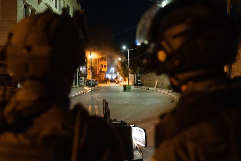 الجيش الإسرائيلي في الضفة الغربية فجر اليوم