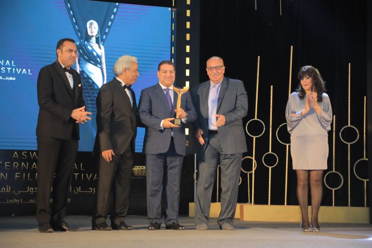 جانب من توزيع الجوائز في المهرجان