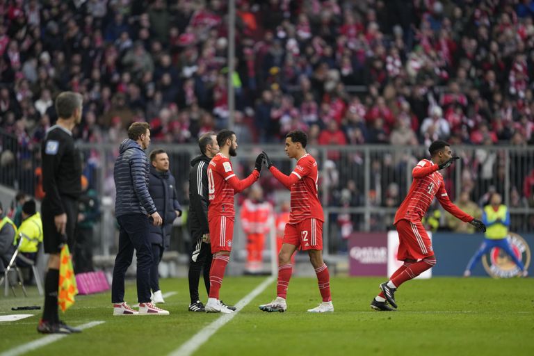 نصير مزراوي لاعب بايرن ميونخ ضد أوجسبورج