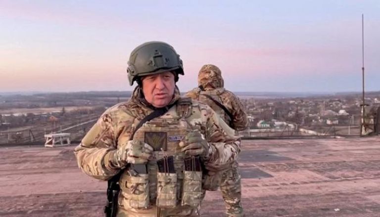 يفجيني بريغوجين في أوكرانيا مرتديا الزي العسكري