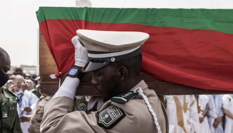 تشييع جثمان شرطي موريتاني قتل خلال عملية توقيف إرهابيين