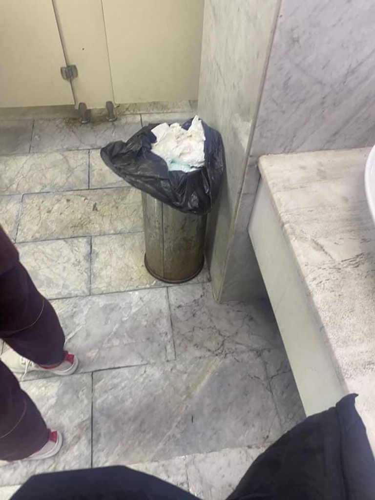 جانب من حمامات مطار بغداد وفق صور منشورة على مواقع التواصل الاجتماعي