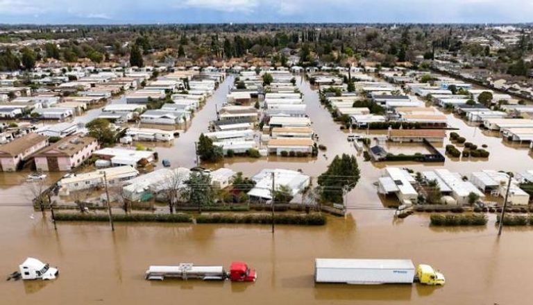 الفيضانات غمرت مساحات واسعة من كاليفورنيا