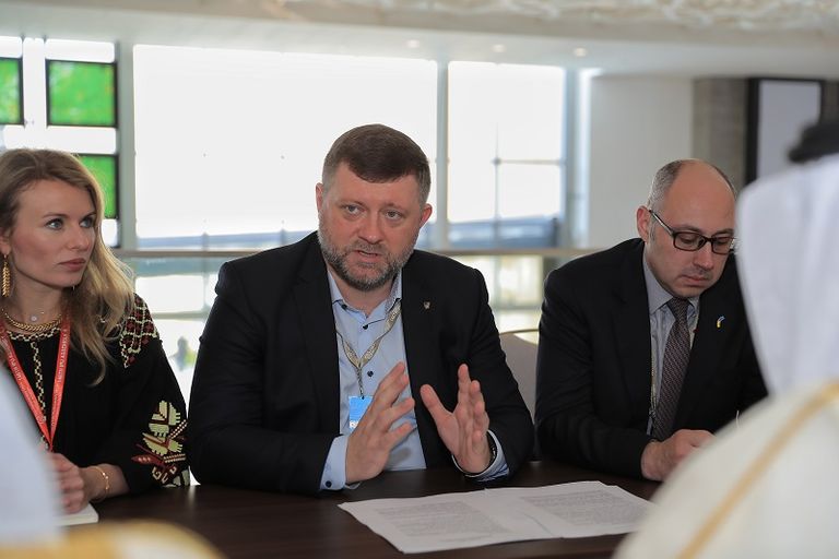 جانب من لقاء صقر غباش وأولكسندر كورنينكو