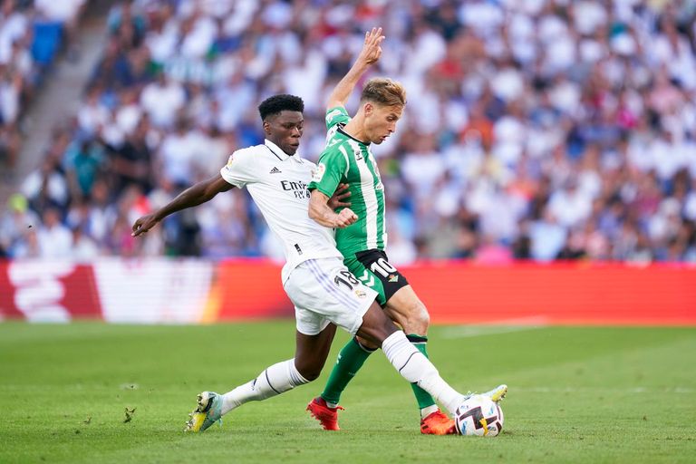 ريال مدريد وريال بيتيس فريق برشلونة